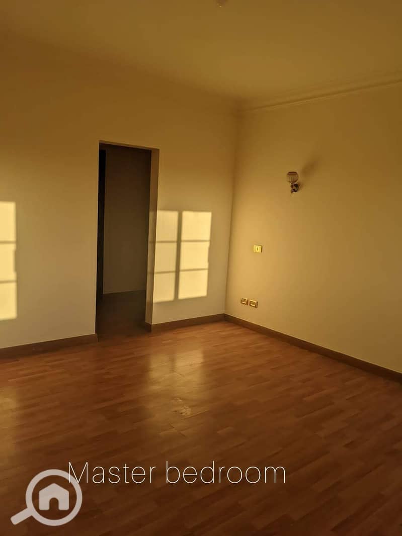 24 bc0be284-fdbb-49ba-8d63-90d4f8e93b4c. jpeg