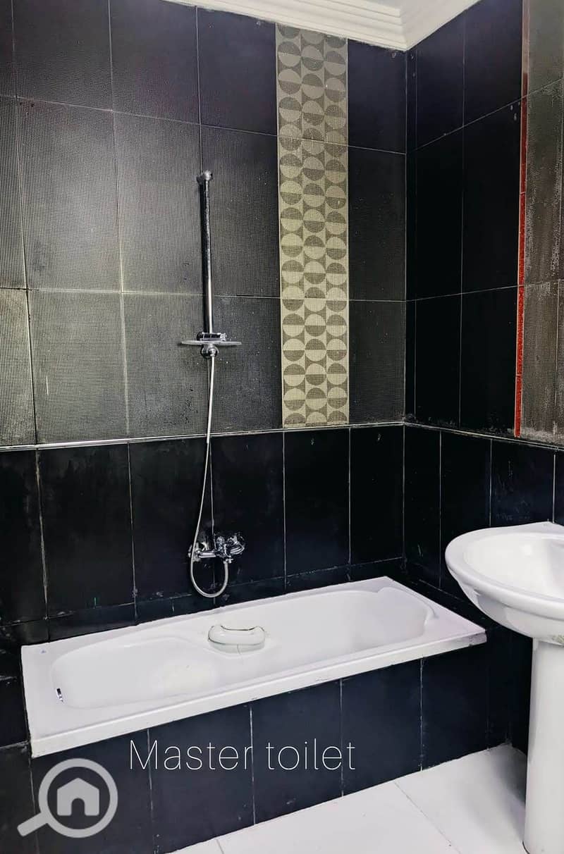 30 f4ec4999-9588-44fe-b8bb-34a552f1fceb. jpeg