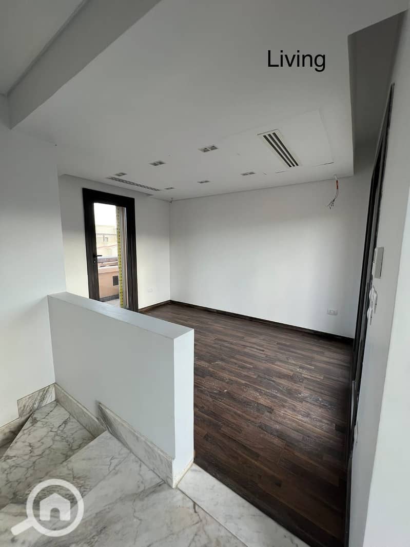 11 WhatsApp Image 2025-10-20 at 11.02. 34 PM. jpeg