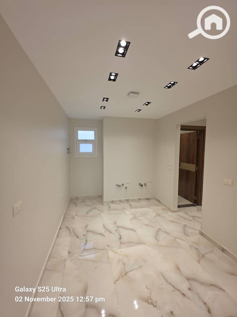 6 047717f2-f74b-4048-9b77-c4105084d385. jpeg