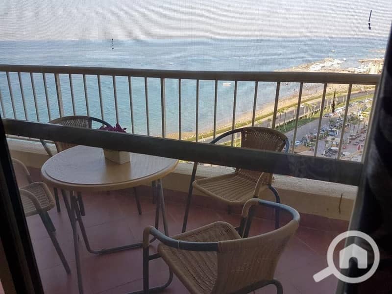 3 98eb9320-5cb4-4239-93df-eb77429957e9. jpeg