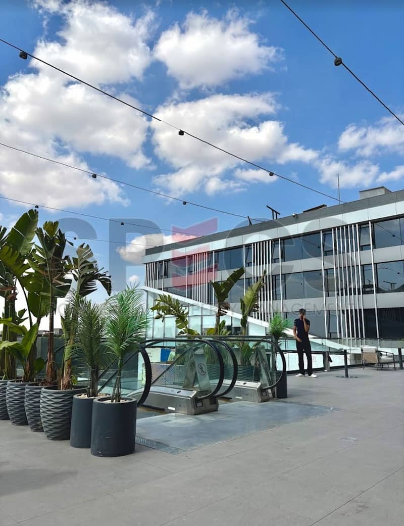 4 0a0c7498-da0c-46bc-8e5c-0d10845c4c9f. jpg