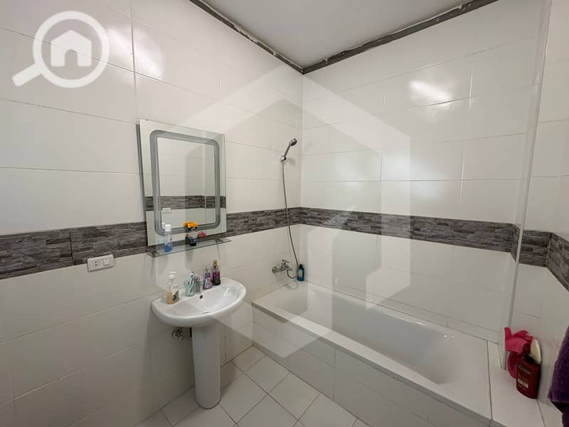 24 Beverly Hills 25. jpg