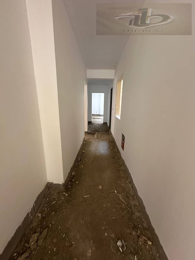 2 5d8f29ad-07bc-4365-8157-527d2c5f4db7. jpeg