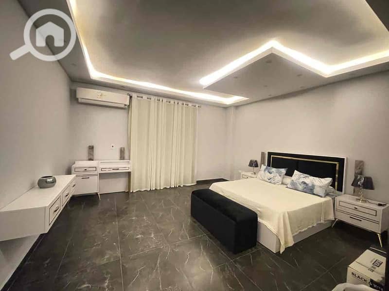 10 b048b7ae-77f3-4a7b-8915-3e86ef67fbc3. jpg