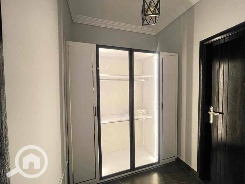 11 e3f4242d-b6a1-450b-9db4-105545d3bea6. jpg