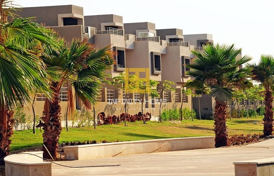 10 eec7bbfc-0a5b-40e9-aca3-dc56126bc27f. jpg