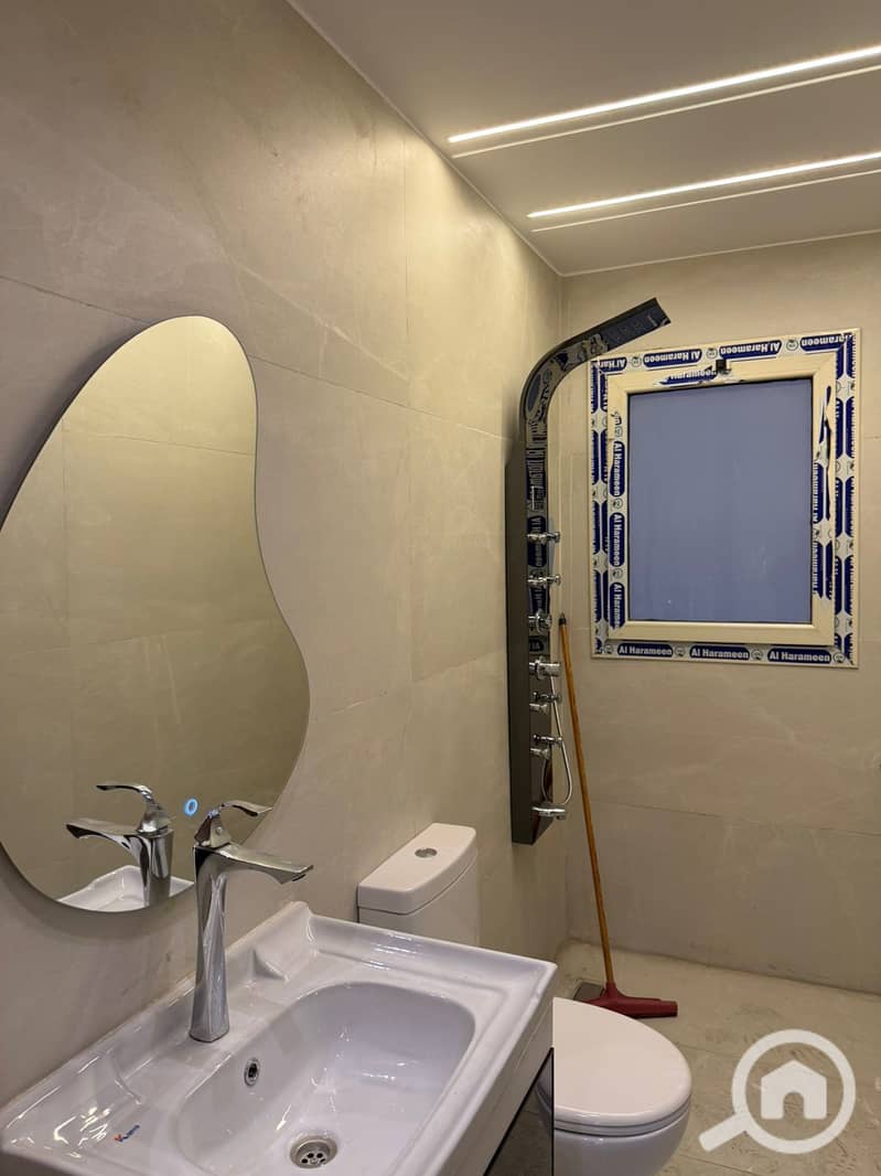 8 d14ef5fc-0616-4c27-8cdd-8a1c7705293c. jpg