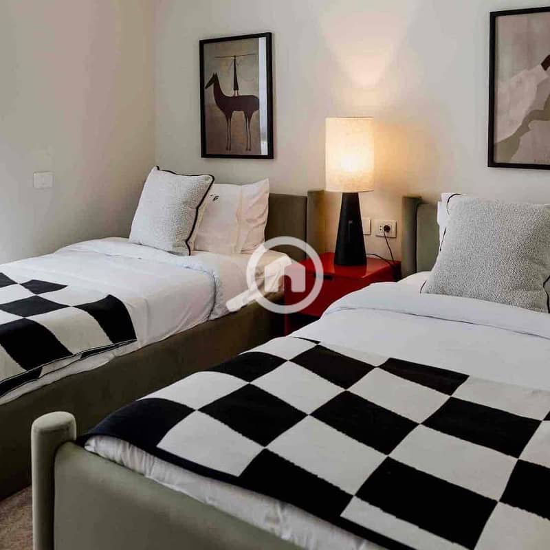 2 955d920e-5c66-4d8c-bb19-be6d54b0ed40. jpg