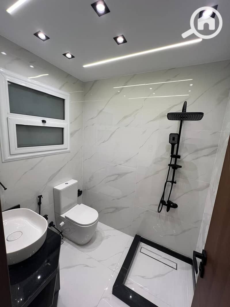 13 3fb29b4a-b27e-4096-b8f1-4bf8c1d653aa. jpg