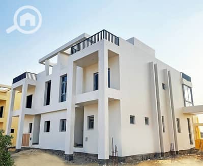 3 Bedroom Townhouse for Sale in Sheikh Zayed, Giza - تقسيط-لاك-فيل-الشيخ-زايد-Lac-Ville-New-Zayed-من-الجابري. jpg 3 Bedroom Townhouse for Sale in Sheikh Zayed, Giza - تقسيط-لاك-فيل-الشيخ-زايد-Lac-Ville-New-Zayed-من-الجابري. jpg