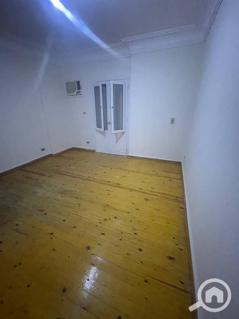 8 786a9523-8915-43fb-bf0c-0b9df0099d1b. jpeg