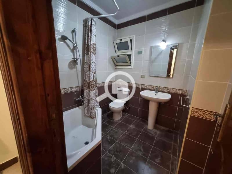 14 9b9cd7c2-64ee-4050-823e-f873003dd054. jpg