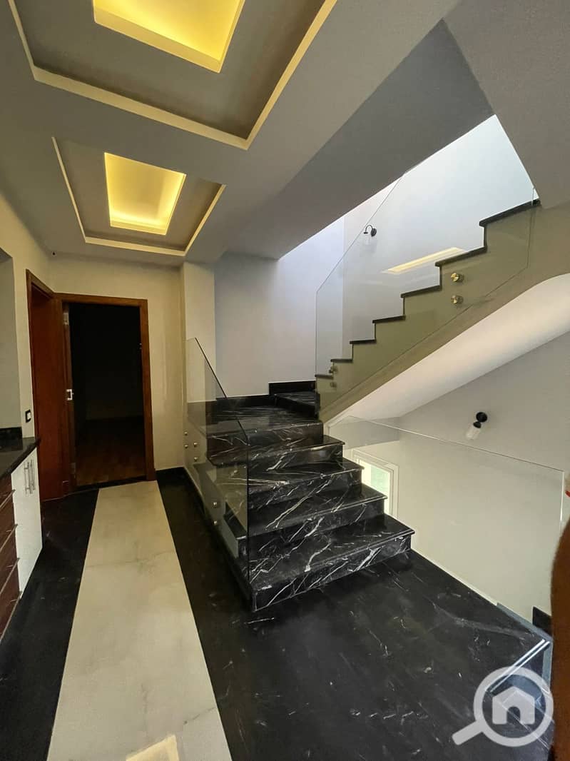 12 WhatsApp Image 2025-11-23 at 12.16. 21_8806b4e0. jpg