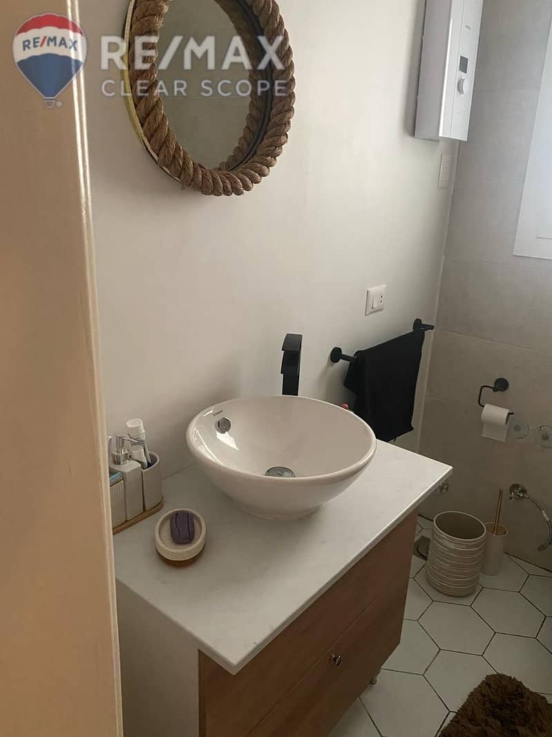 11 caa4f39a-237c-4225-b494-ba8e9f3f0cea. jpg