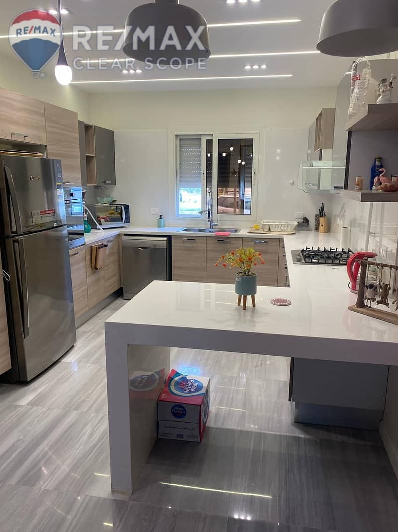 13 e4177afb-982d-445d-a7c5-3fcfff9347a2. jpg