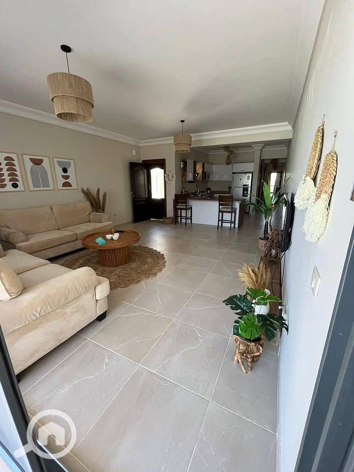 9 571510689_2338224949944360_1540162343098229398_n. jpg