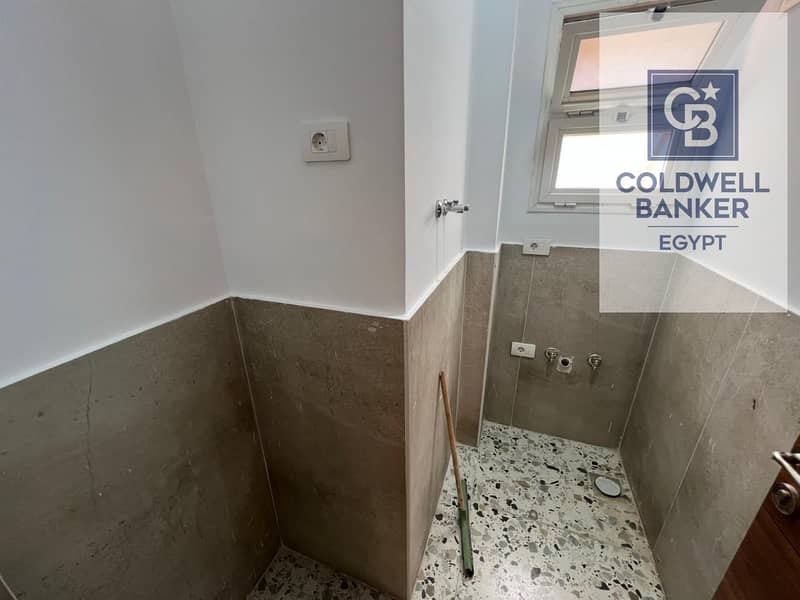 6 8dc311a5-5d9f-40cd-9362-a1b5d3b7b2c8. jpeg