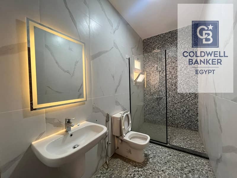 11 bb7b02ae-583f-4dc4-a89a-f94d3d3b0e1d. jpeg