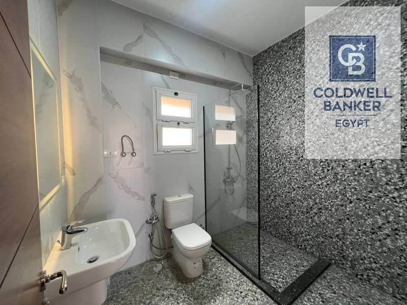 12 e12dde12-8386-43b5-bfc4-9eb2c8009fba. jpeg