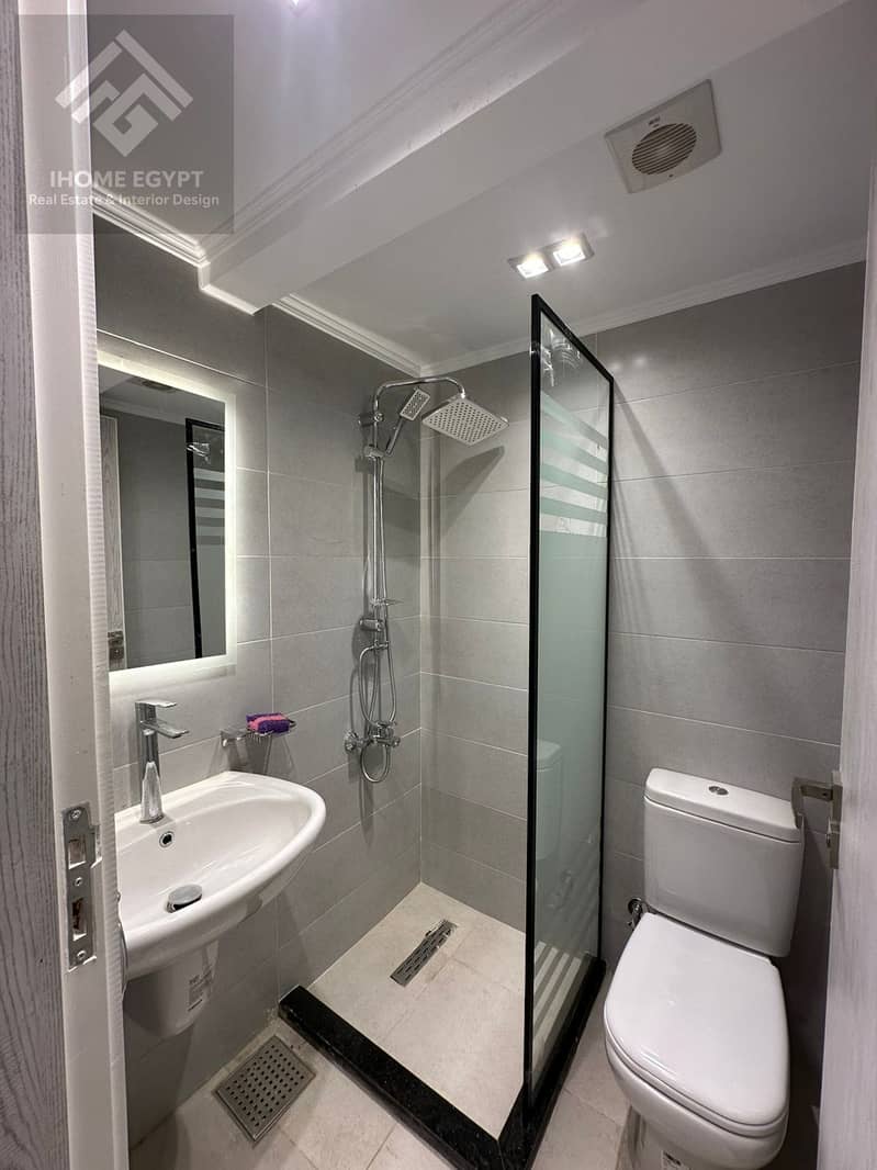 5 08d6a6b6-7b2b-4361-bece-2b823ee1f43c. jpg