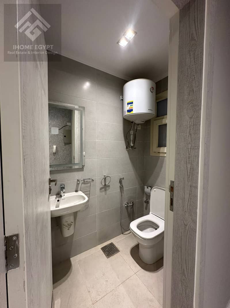 10 94a0127f-c545-4c30-9f77-c5404ad6c288. jpg