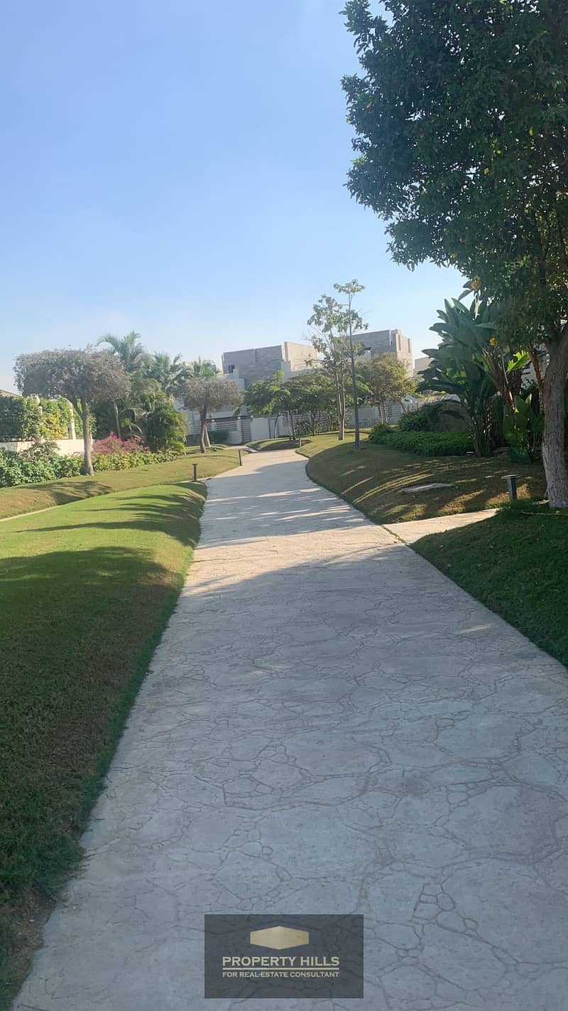 2 24d6c8ad-ea94-466f-b342-7f043da4deff. jpg