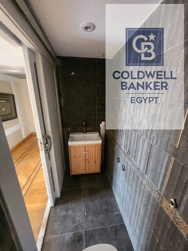 7 62f40cef-5548-4b07-8d4e-a701065cd035. jpeg