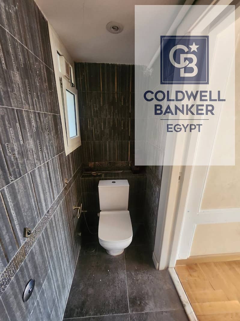 11 cc5af10e-c6b5-4ca9-9b74-9e8c61af4025. jpeg