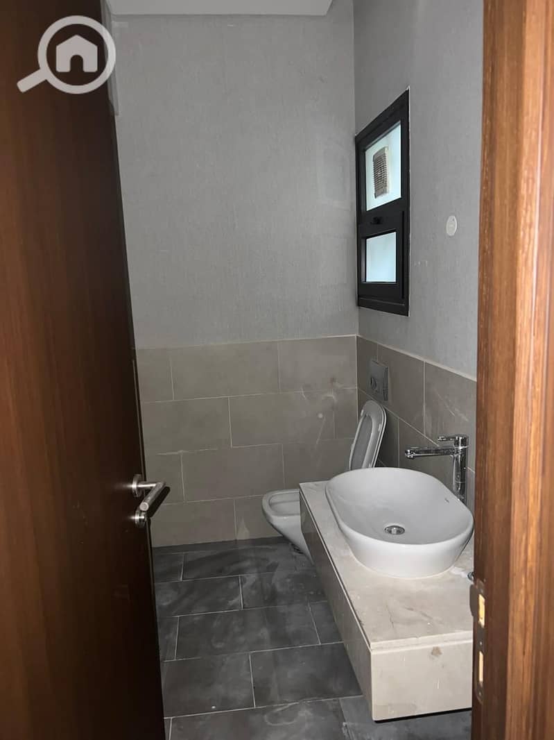 28 WhatsApp Image 2025-11-23 at 4.45. 04 PM (3). jpeg