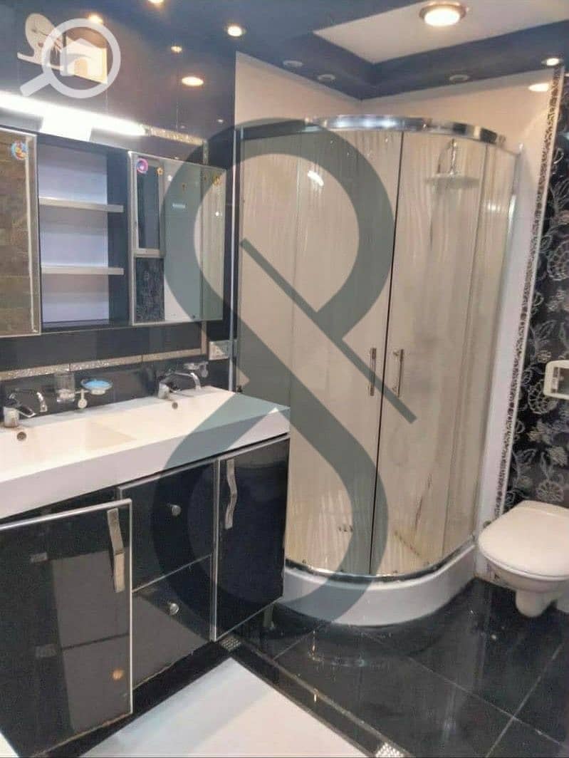 12 PHOTO-2025-11-23-16-32-10 4. jpeg