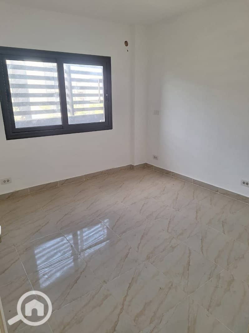 14 e8e27cf5-2e9c-4326-87e4-7562aaa7935f. jpeg