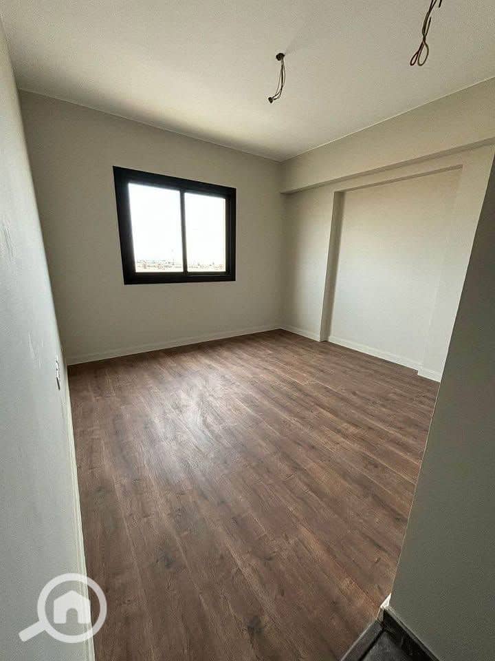 2 houahrilghuilatg. jpg