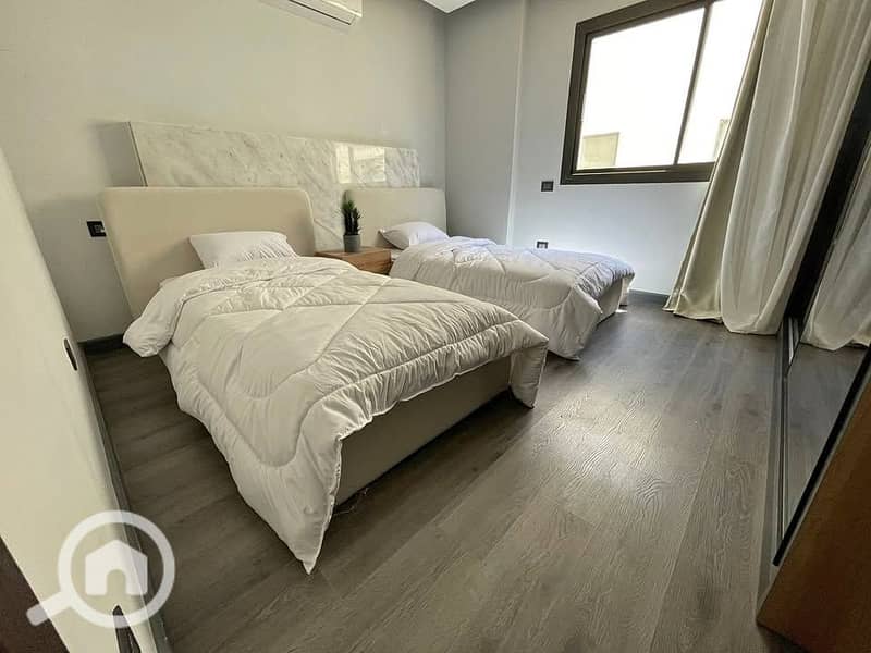 4 Screenshot (1969)_1400x900. jpg