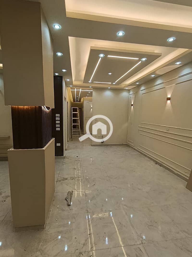 3 c838fb18-a9d7-4b2f-83e6-583885c49d37. jpeg