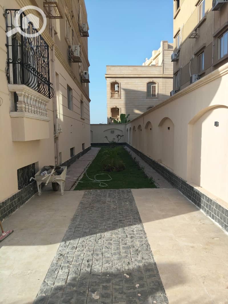 10 37f8b96a-a138-4fef-a484-44d08c6079eb. jpeg