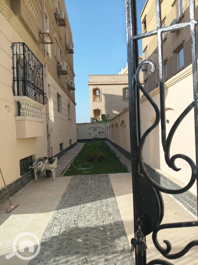 11 8e15371a-6096-4104-b6e9-a0e8c5bfcb42. jpeg