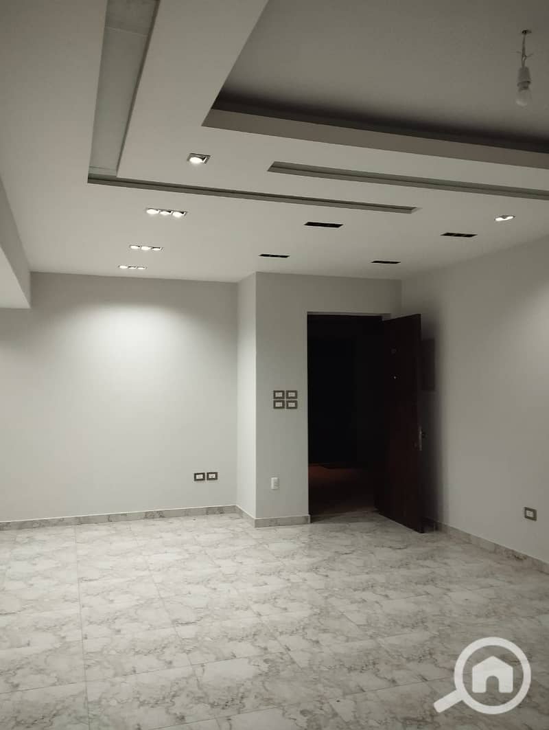 2 cd8fde4f-22d6-44f1-b4bf-121f0d9fc897. jpeg