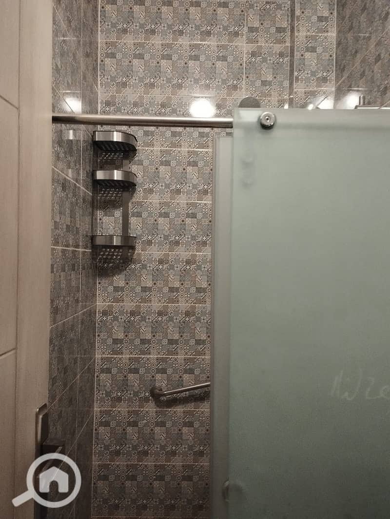 10 2e995674-7a9e-46ab-a12f-71439fbea332. jpeg