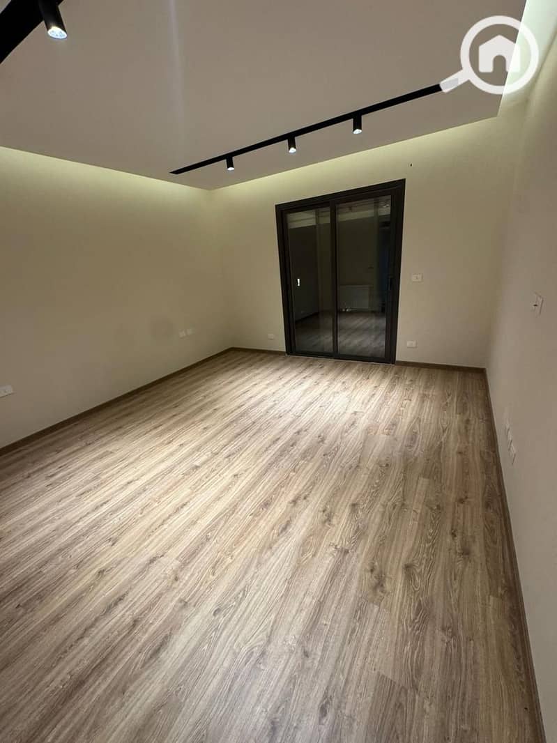 3 WhatsApp Image 2025-11-23 at 17.25. 58_09710965. jpg