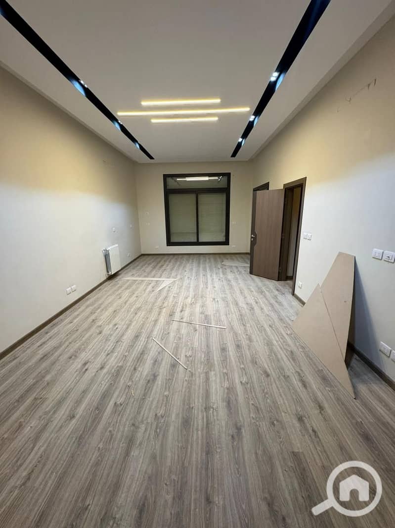 18 WhatsApp Image 2025-11-23 at 17.26. 04_27188455. jpg