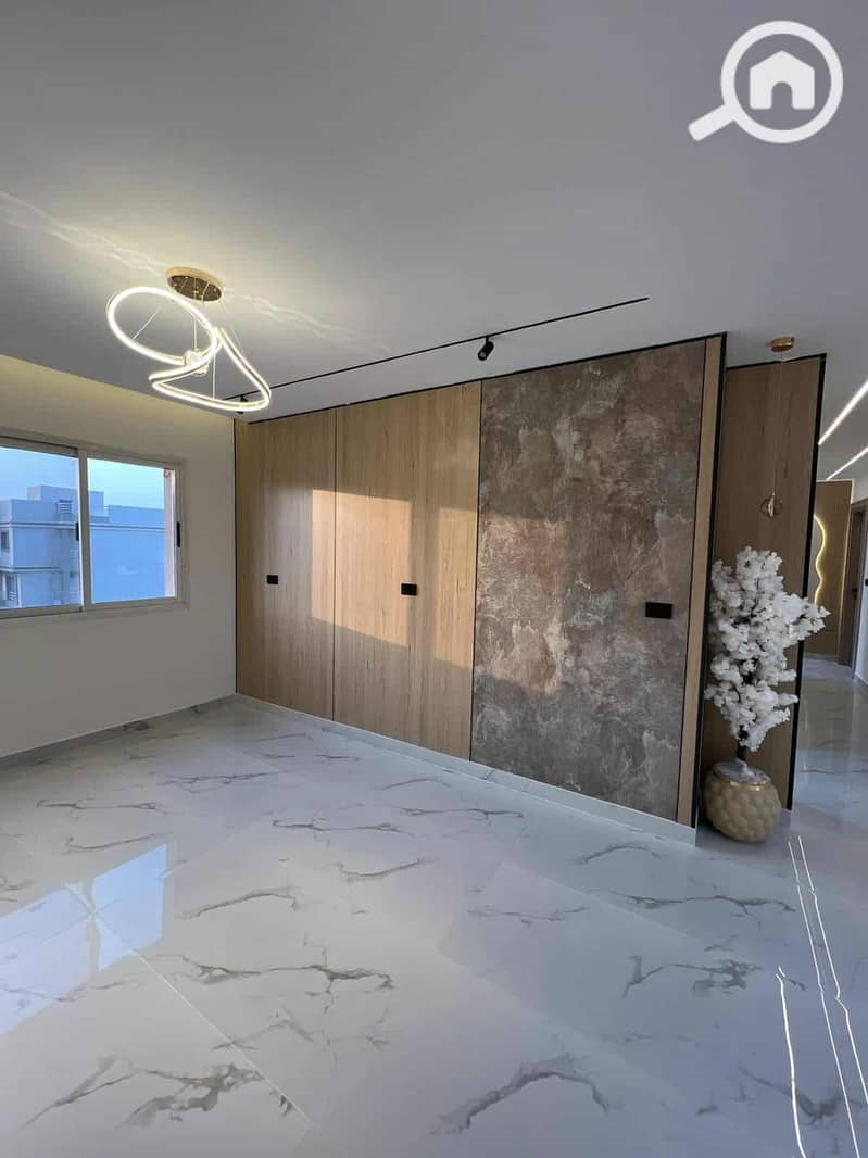 4 22e5af8e-714b-4b4d-b9c6-a60e980bc566. jpg