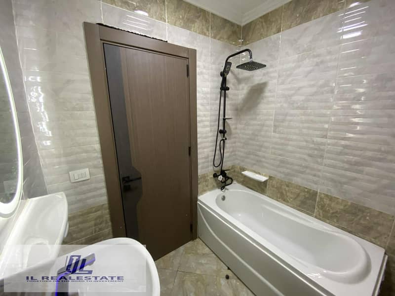 7 5b883801-d62b-45d0-8385-8dba6f90c0e6. jpg