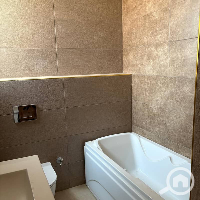 6 WhatsApp Image 2025-11-03 at 1.45. 40 PM. jpeg