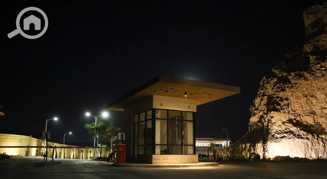 10 f673877e-24f3-4bdb-9404-353278e769f9. jpeg