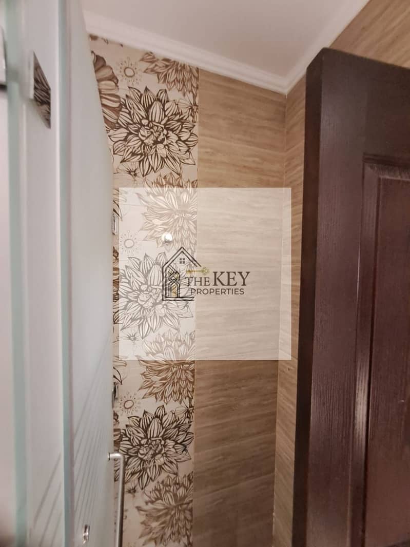 15 0f932d01-7bcb-4013-8e71-f6df413cbf61. jpg