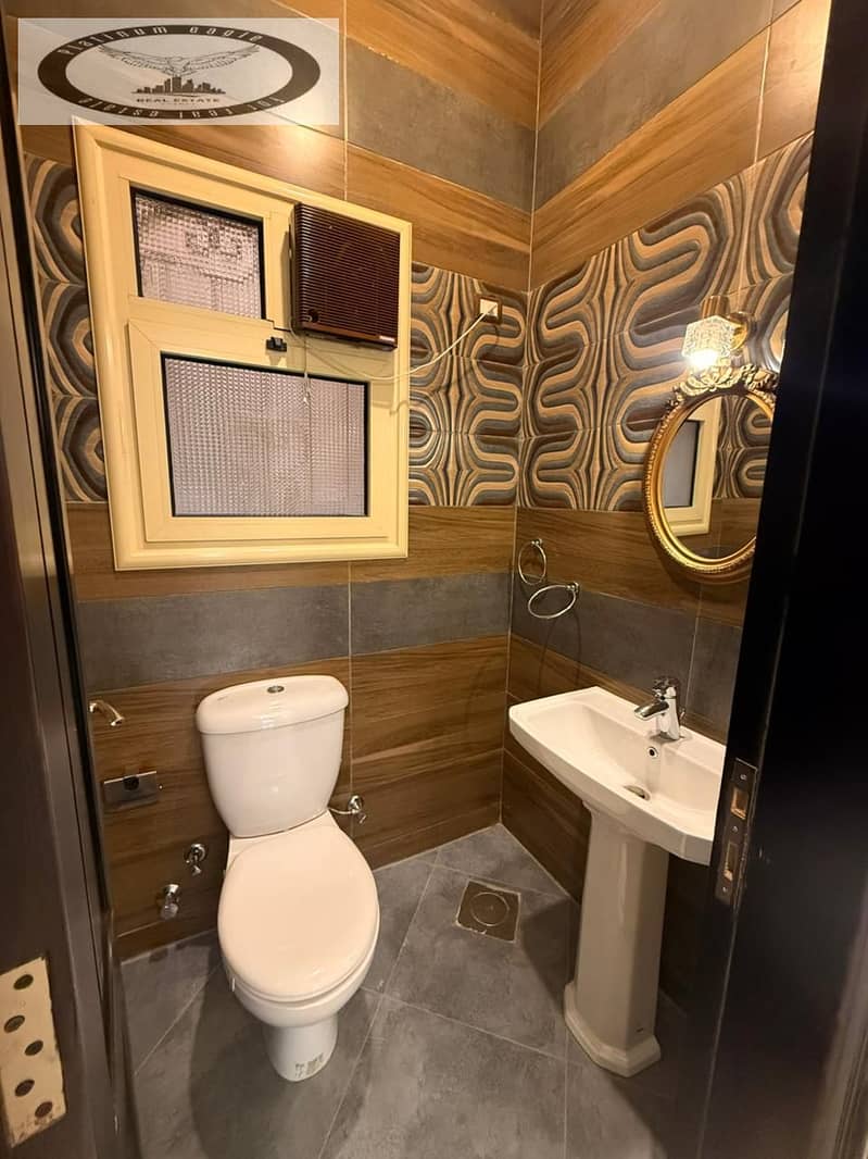 10 e4a405d9-29f1-480f-bc73-81d309f3b02b. jpg