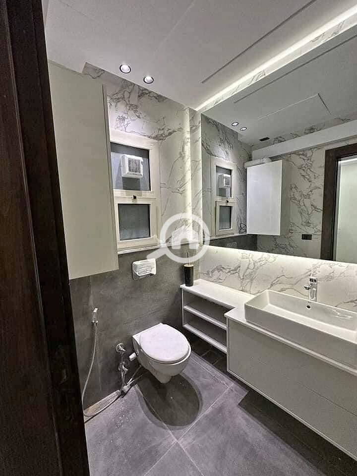 5 b16a3b73-ef04-4392-b06b-67a143c48b2e. jpg