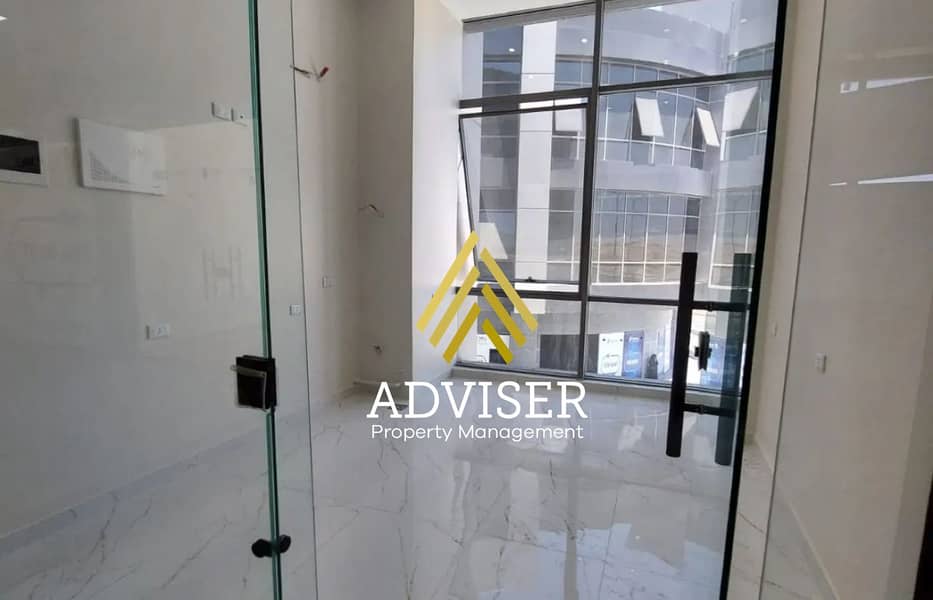 4 8305621-d5365o. jpg