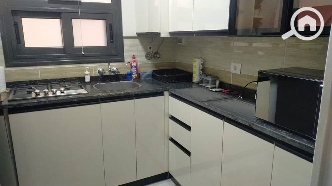 4 5ee27aa1-6592-4f90-9ab9-e2e5995cb5db. jpg